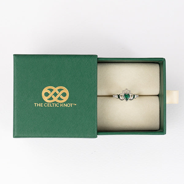 The Claddagh Ring | 18K White Gold Emerald Heart