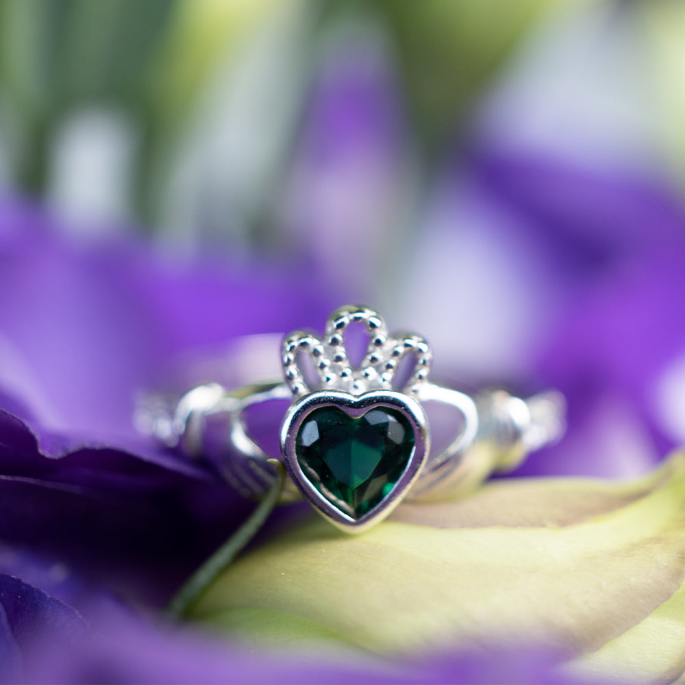 The Claddagh Ring | 18K White Gold Emerald Heart