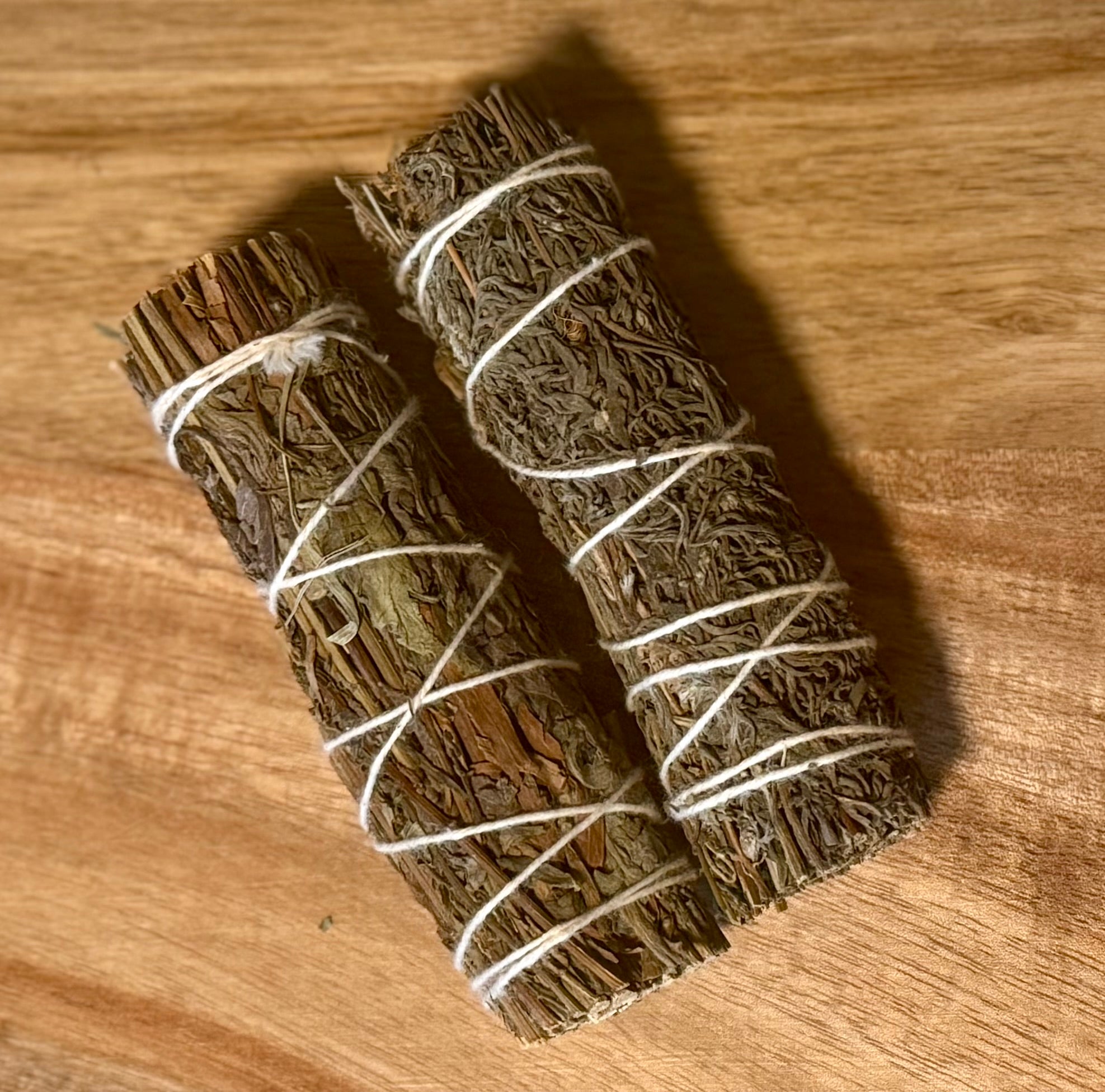 Mugwort – Sacred Herb for Cleansing, Intuition & Dreamwork Rituals
